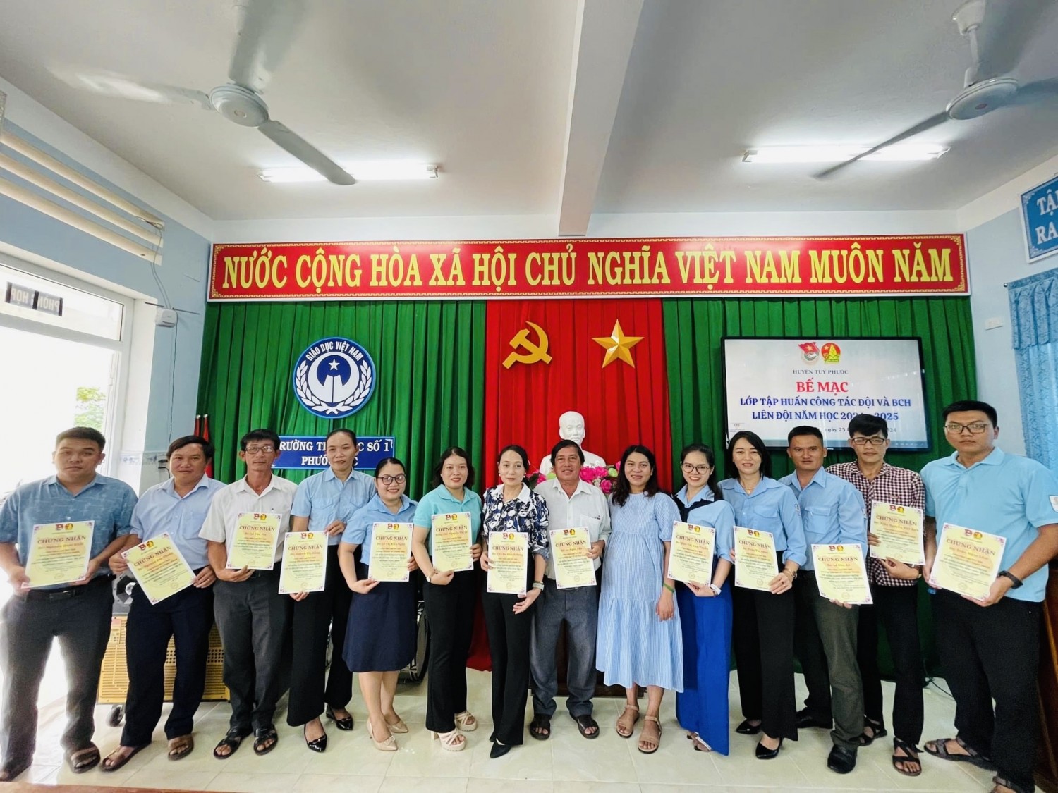 Tuy Phước: Tập huấn chuyên môn công tác Đội cho giáo viên làm Tổng Phụ trách Đội và Ban chấp hành Liên đội năm 2024-2025