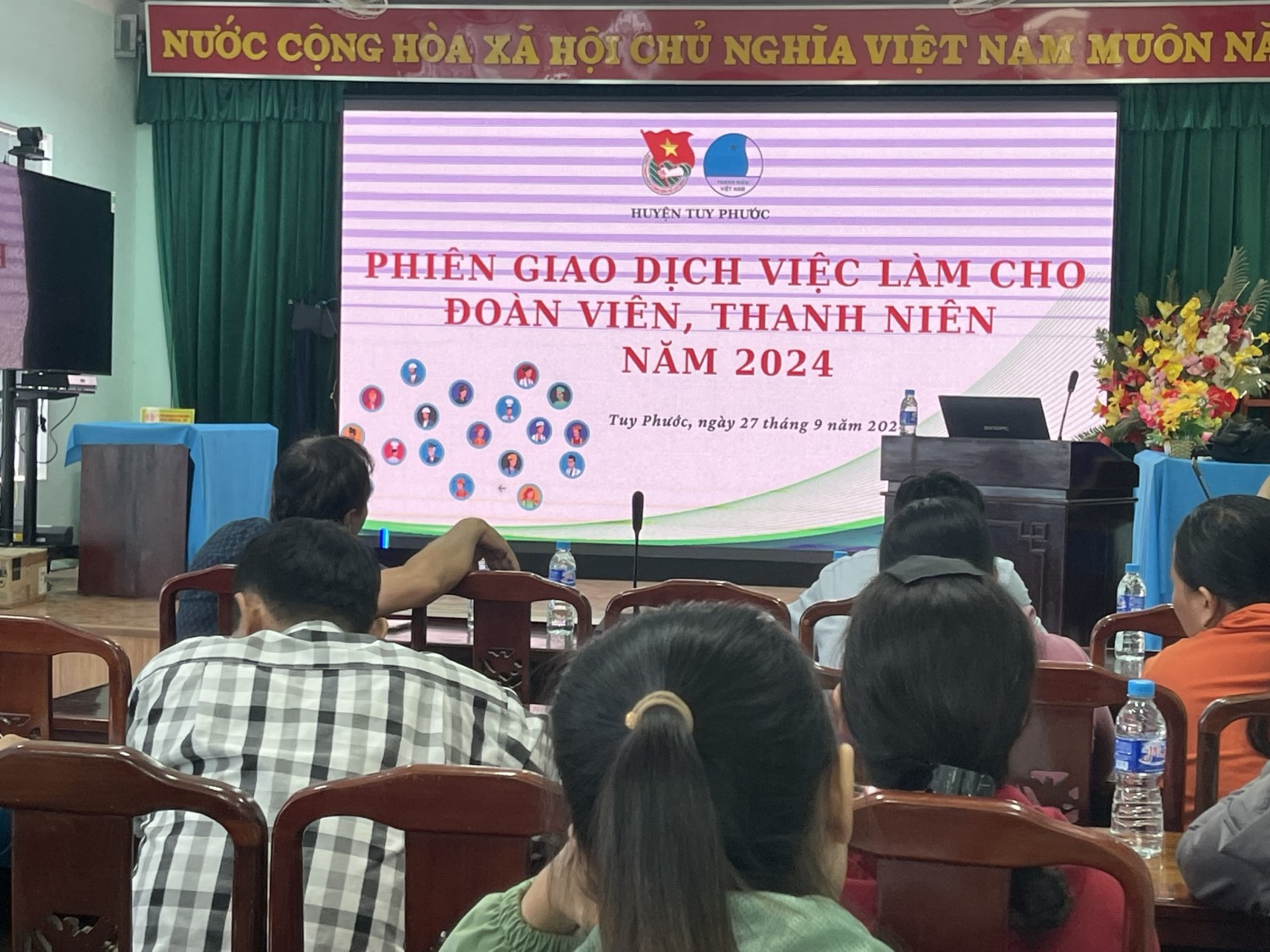 HUYỆN ĐOÀN TUY PHƯỚC TỔ CHỨC TƯ VẤN, PHIÊN GIAO DỊCH VIỆC CHO ĐOÀN VIÊN, THANH NIÊN TRÊN ĐỊA BÀN HUYỆN