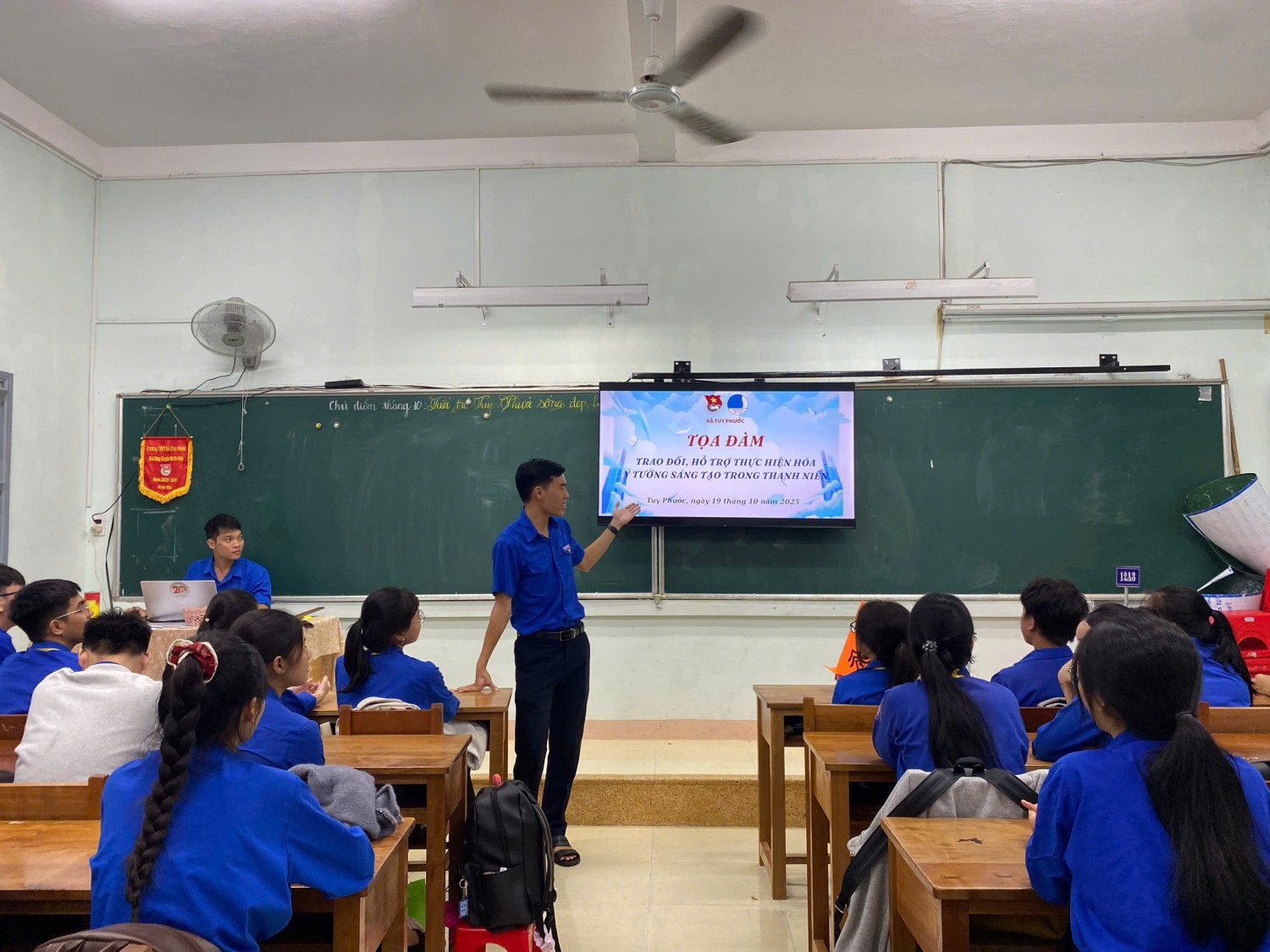 z7169603947092 397d2eec0c94bfafb32b9697a8f387dc