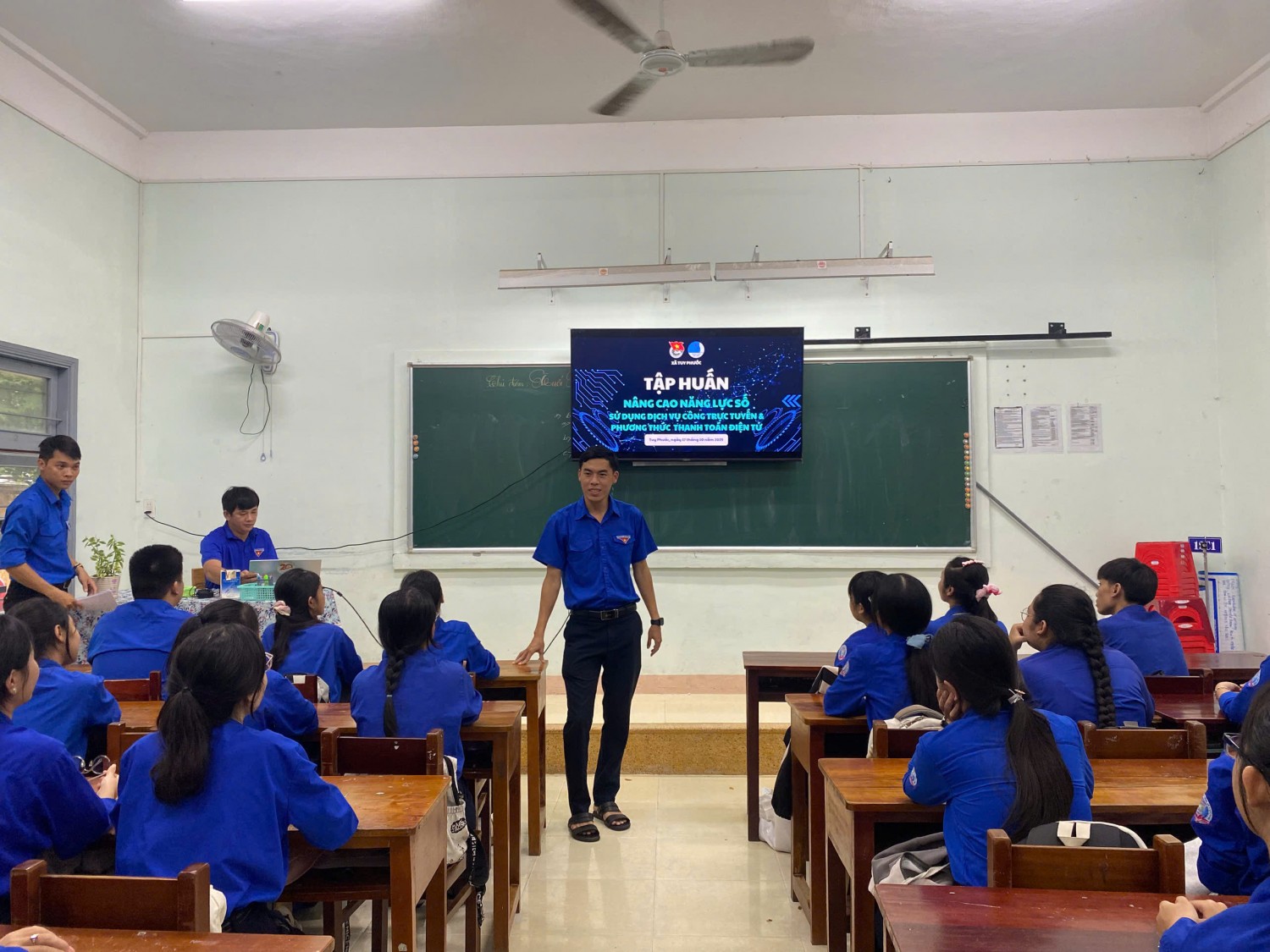 z7169604110873 356befa239ac0329d6e3e824863bef2c