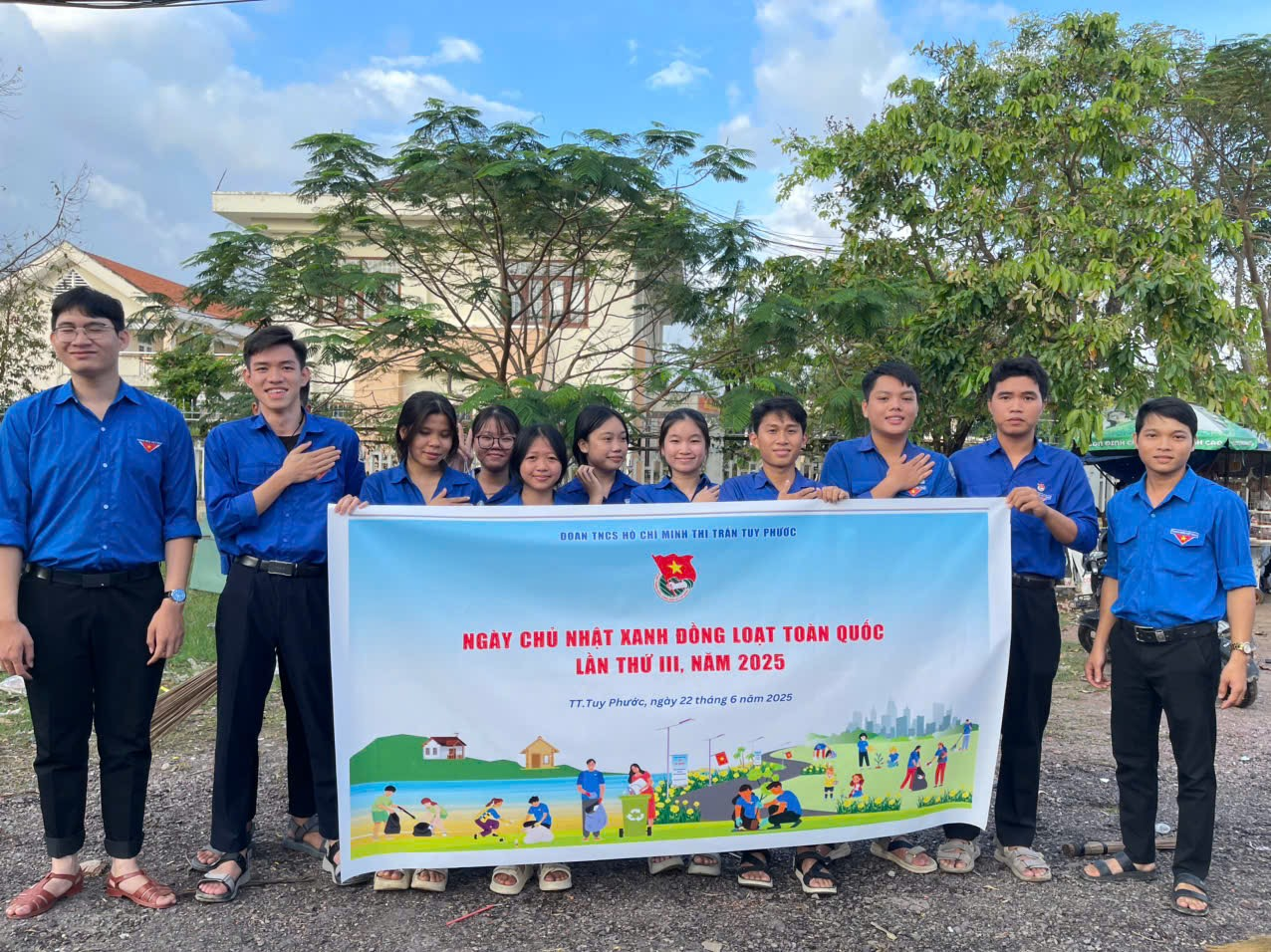 ĐOÀN THỊ TRẤN TUY PHƯỚC SÔI NỔI RA QUÂN NGÀY CHỦ NHẬT XANH LẦN III NĂM 2025 TẠI THÔN MỸ ĐIỀN