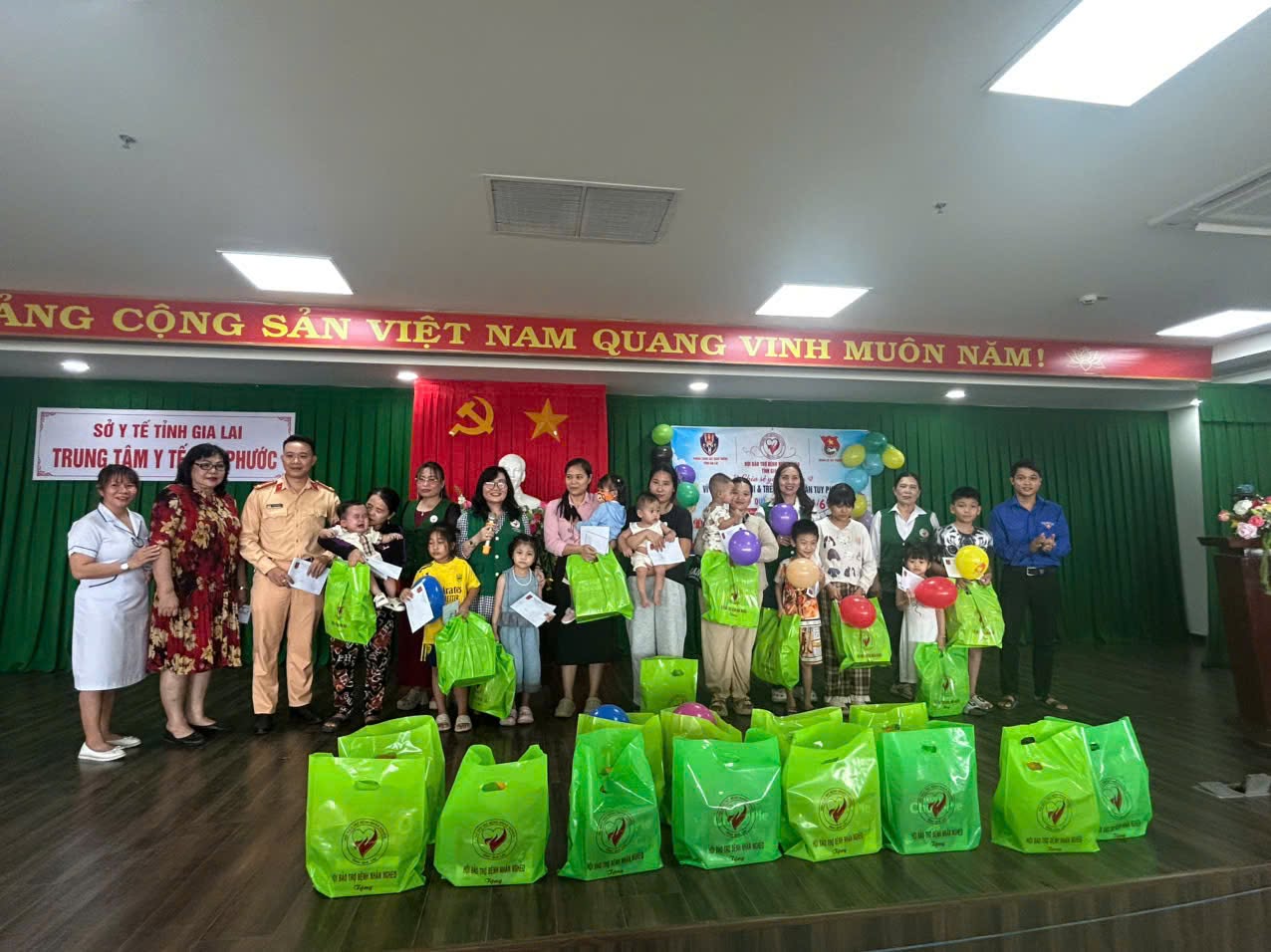 CHƯƠNG TRÌNH “CHIA SẺ YÊU THƯƠNG VÌ BỆNH NHÂN NHI VÀ TRẺ EM KHÓ KHĂN